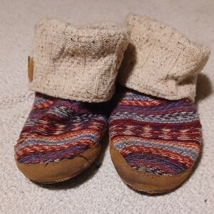 Muk Luks Multicolor Knit Slippers
